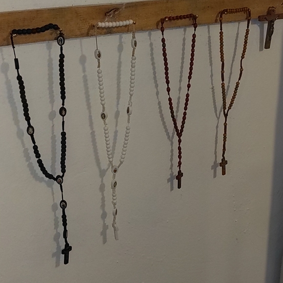 Other - Set of 5 - 4 wooded Rosary and 1 Cross